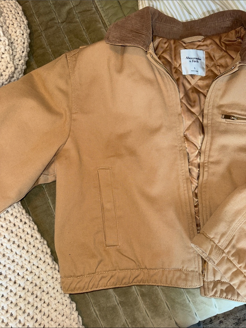 Abercrombie & Fitch Tan Quilted Cropped Trucker Jacket with Corduroy Collar - Picture 4 of 6